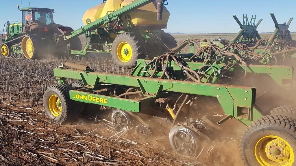 No-till farming benefits - (RFM NT) Coil Gauge Wheel in action